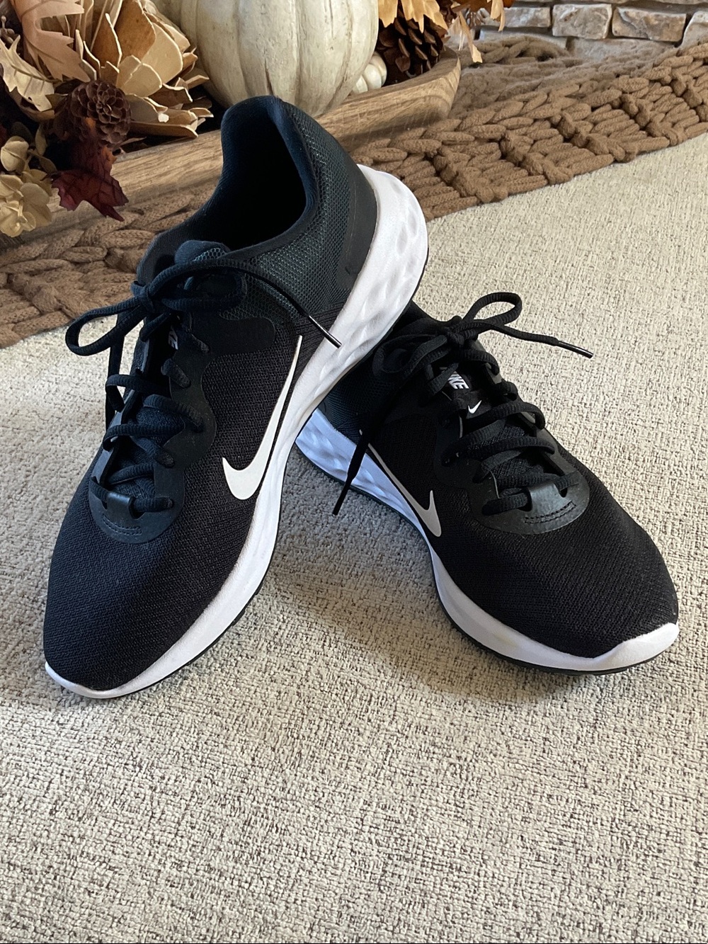 Nike Black and White Womens Athletic Running Shoes